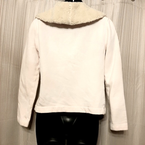 Ralph Lauren -Cream Fleece fur on lapel and button toggle.. classic-DEAL4STEAL🥳 - Picture 4 of 5